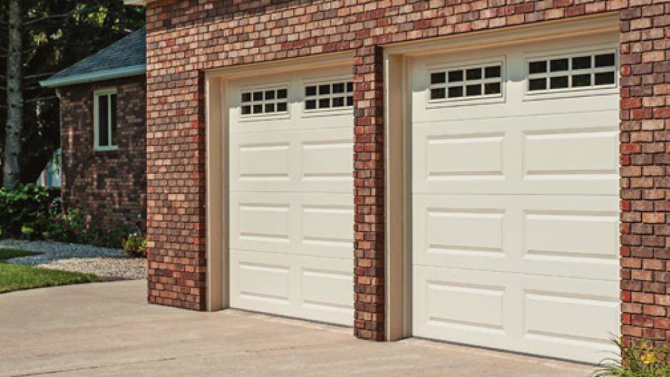  Residential long panel garage door